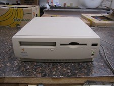 Vintage Apple Macintosh M3076 Performa 636CD 16MB RAM 260MB HD - Powers, boots