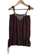 Top marron a broderie et sequins. Taille 38