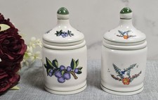 Deux Jolis pots a épices /