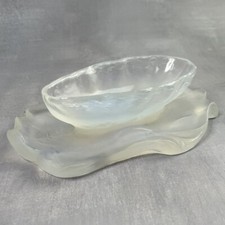 Saucière en verre opalescent en forme d'huitre GOUAILLE Dim.~17x11cm