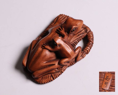 Netsuke bois signé - en,