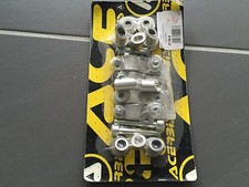 UN KIT MONTAGE PROTEGE MAIN