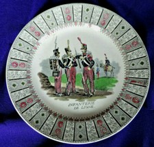 ASSIETTE CREIL MONTEREAU LEBEUF MILLIET MEDAILLE D OR " INFANTERIE DE LIGNE  "