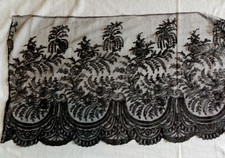 large volant de dentelle