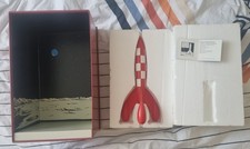 TINTIN FUSEE MOULINSART AVEC