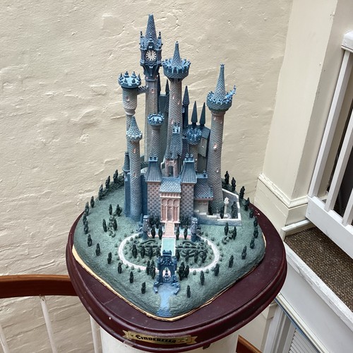 Wdcc disney enchanted places - disney,