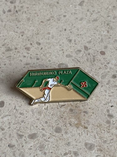 Pin hiriburuko plaza - hiriburuko,