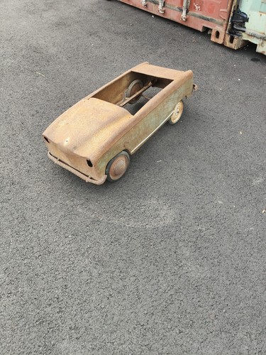Ancienne voiture pédales - à,