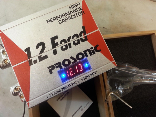 Condensateur farad avec - farad,,