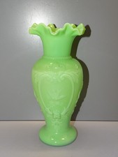-JOLI VASE VINTAGE en OPALINE