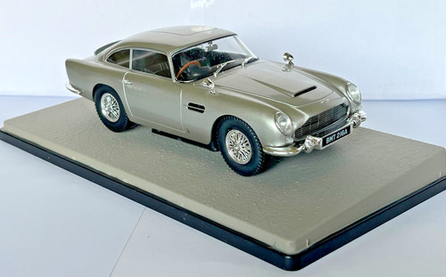 Voiture aston martin - martin, grise
