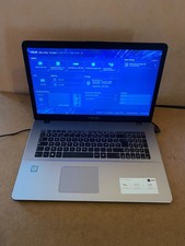 PC Asus VivoBook 17 - R702U -