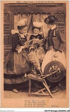 AIXP7-BRETAGNE-0684 - pont-aven - in front of the bed