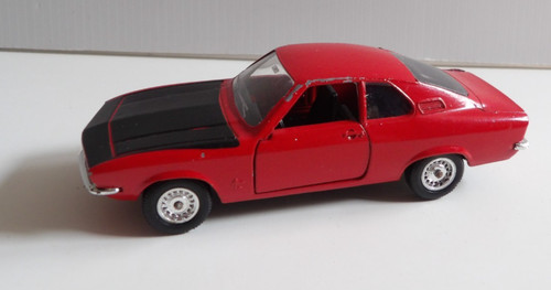 Opel manta 1900 - 1/43, solido