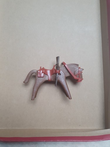 Cheval marron nordiste - 1,