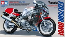 1/12 MAQUETTE YAMAHA FZR750R