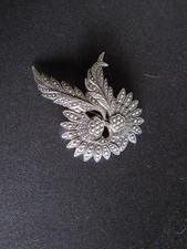 Ancienne broche métal argenté et marcassites - TBE