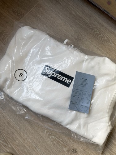 Supreme paris 10th - supreme,