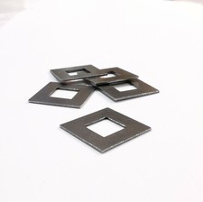 5 carres en acier  pour
