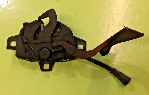 Serrure capot alfa - capot, romeo