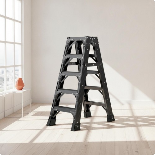 Escabeau pliant avec - , pieds