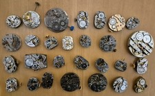 lot de 28 mouvements de