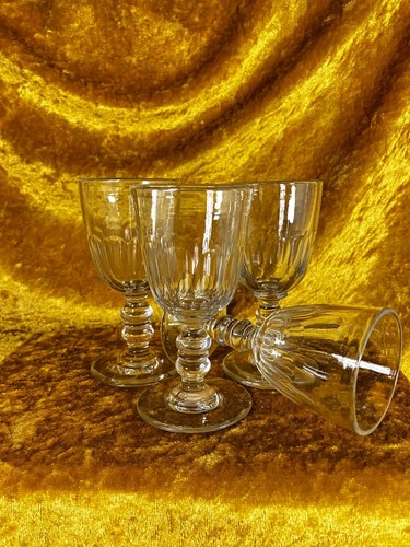 Anciens petits verres - 4,