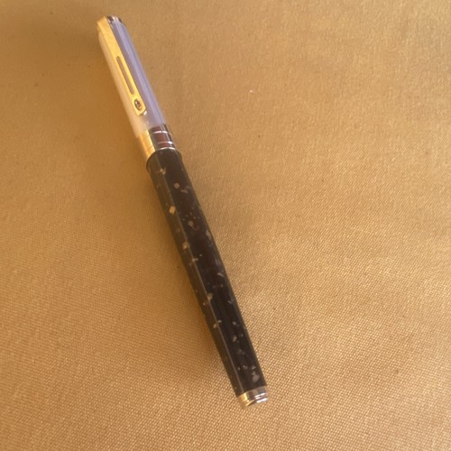 Stylo plume noir avec - , détails
