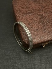 Très Belle Bracelet vintage en argent massif