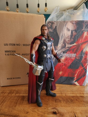 Hot toys thor - thor, ultron