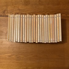 LOT 25 LIVRES HARLEQUIN I