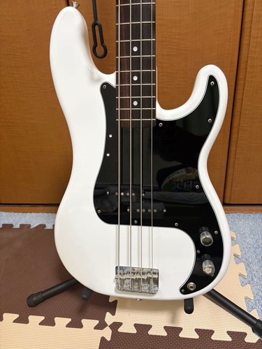 Fender made japan - fender,