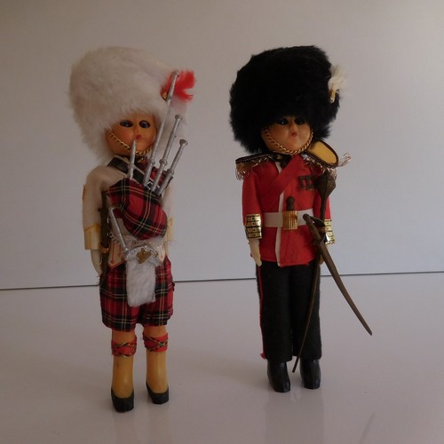 Poupées personnages - 2,