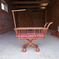 Rare Berceau de Poupée DEJOU