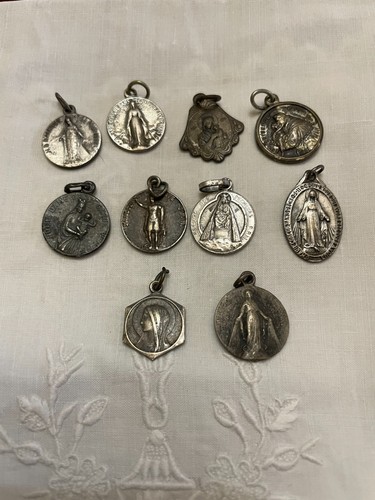 Lot médailles religieuses - lot,