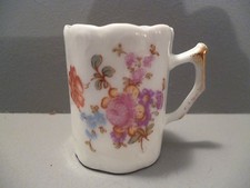 Chope a liqueur ancienne en