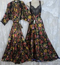 VTG Vanity Fair M L Black Floral Satin WRAP Peignoir Robe Nightgown w Lace Set