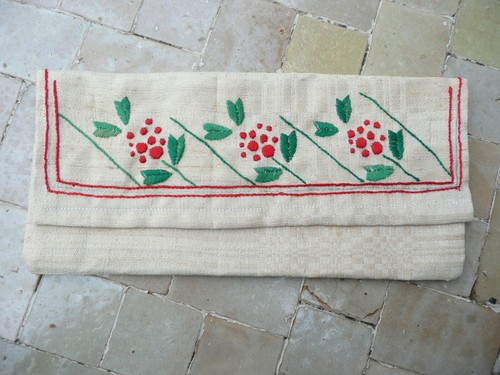 Porte serviette ancien brodé - ancien,