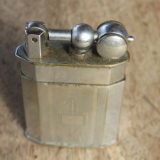 ANCIEN BRIQUET A ESSENCE RIF