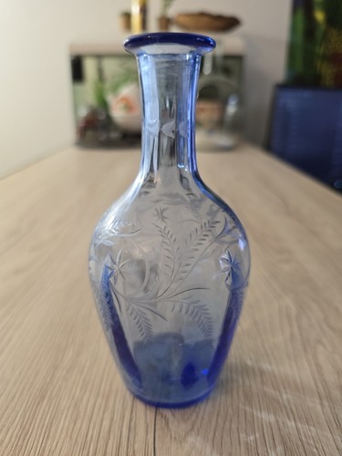 Ancienne petite carafe - , /