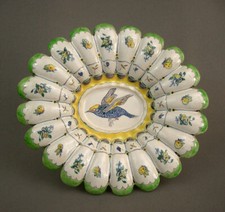 RARE PLAT GODRONNÉ du XVIIeme SIECLE à COMPENDIARIO, NEVERS, DERUTA, URBINO...?