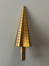 Foret mèche Fraise conique Etage 4-32 mm HSS titane