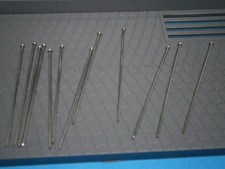 dinky toys,solido etc....lot de 12 charniéres pour les portes