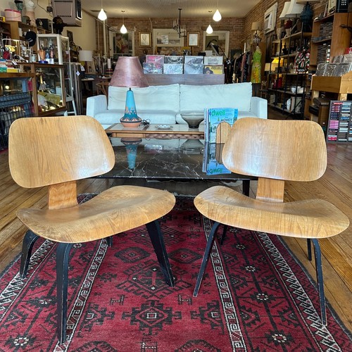 Pair early eames lcw - of, lounge