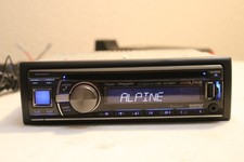 Alpine CDE-HD138BT Built-in HD Radio™ with iTunes® tagging