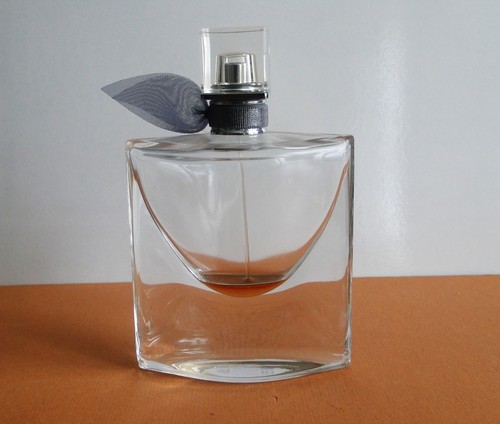 Flacon parfum vide - la, vie
