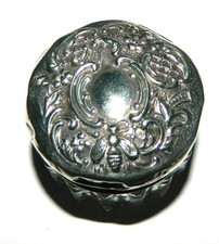 jolie boîte avec couvercle en