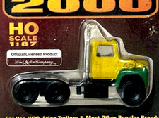 RTR HO=1/87 Atlas Motoring 2000 Ford LNT9000 Tractor DAY Cab BUILT YELLOW/GREEN