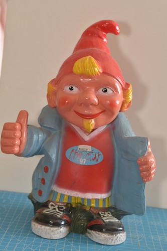 Figurine publicitaire montre - ,