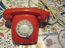 ancien Téléphone à cadran couleur  rouge  Vintage loft